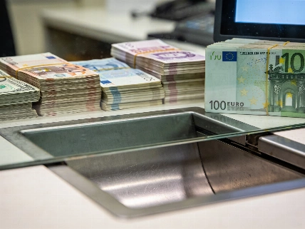 US dollar slips after weak jobs report shakes rate hike bets Currency Information