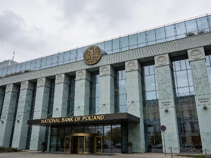 Polish Zloty Expected to Strengthen as Dollar Weakens in Late 2026 Currency Information