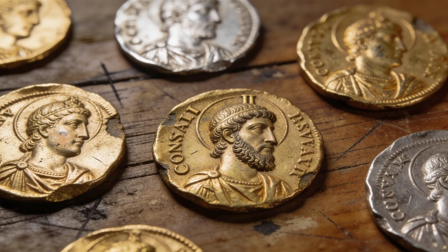 Constans II's Coins: How a Byzantine Emperor's Image Tracked Crisis Currency Information