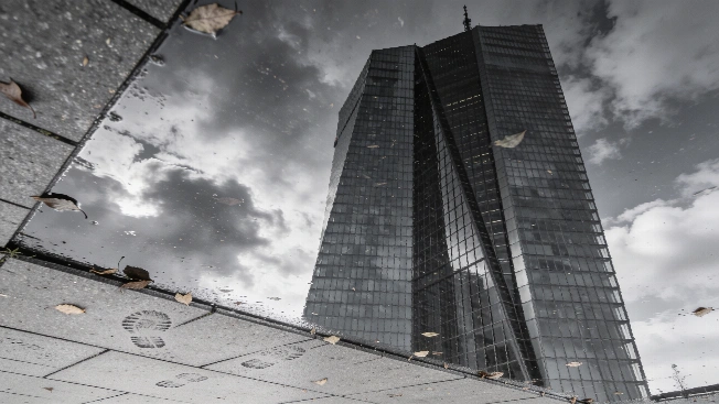 Euro Faces Limited Upside as ECB Rate Hike Fails to Shift Market Currency Information