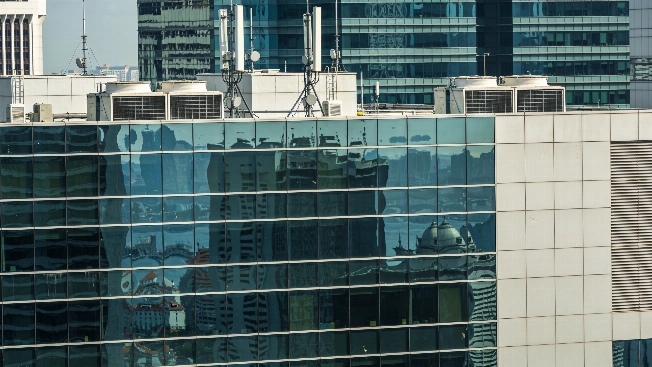 Singapore Dollar Holds Ground as MAS Eyes Policy Shift Currency Information