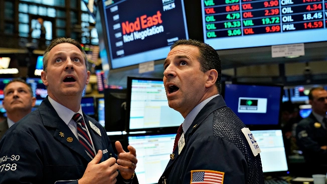 US Dollar Edges Up as Middle East Talks Ease Oil and Inflation Fears Currency Information